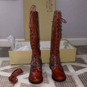 NWT L’Artiste Iconic-Cam Camel Multi boots